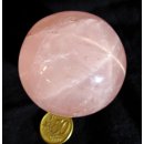 KRQ202 Rosenquarz Kugel mit Stern (Asterismus) poliert D 60  mm original Madagaskar 320  g