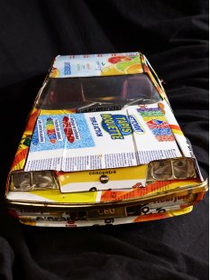 Buick Skyhawk aus gelb blauen Werbedosen M 1:10...