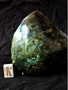 LA50 Labradorit Madagaskar polychrom Freeform poliert 9700 g 25 x 20 cm