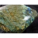 LA50 Labradorit Madagaskar polychrom Freeform poliert 9700 g 25 x 20 cm