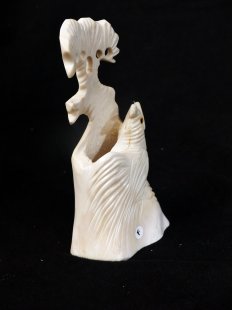 Knochenfigur Hahn am Baum14 cm = Code F