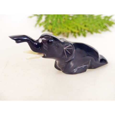 Hornfigur Elefant schwarz poliert 8 cm = Code B